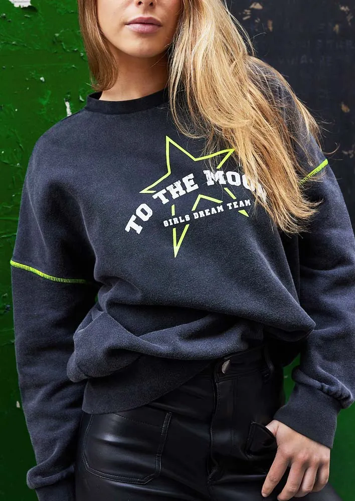 SUDADERA NEGRA Y FLUOR TO THE MOON