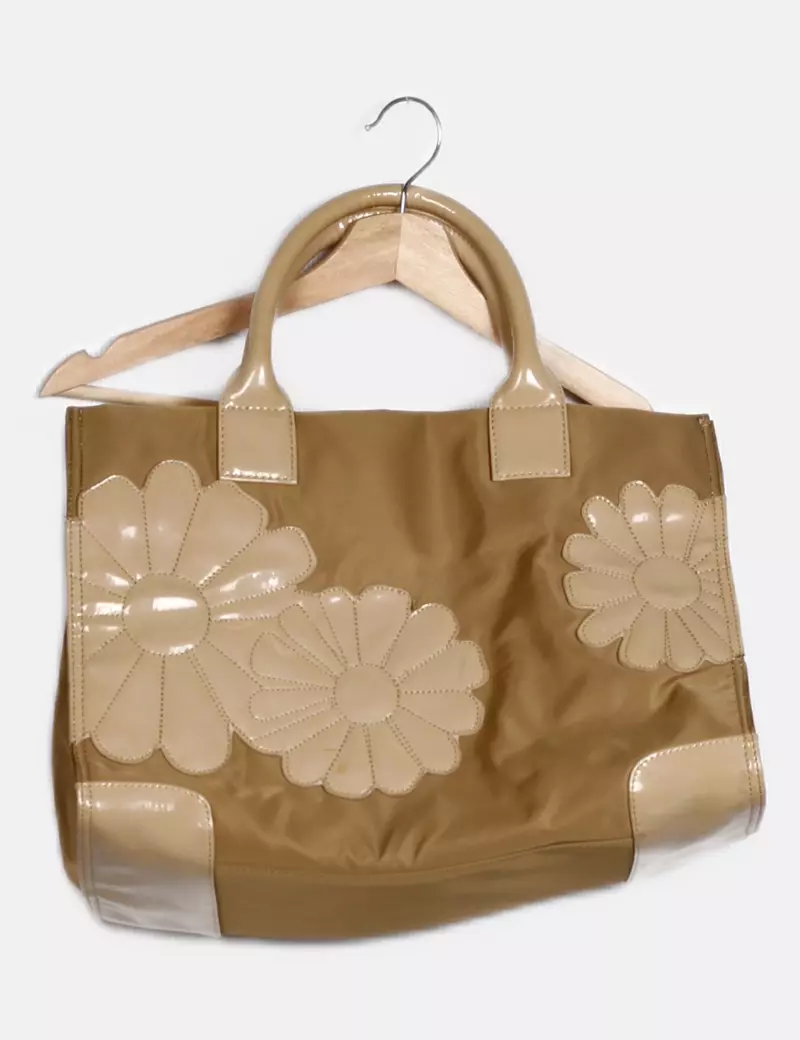 Teria Yabar Shopper