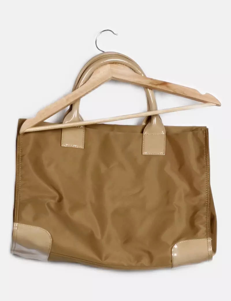 Teria Yabar Shopper