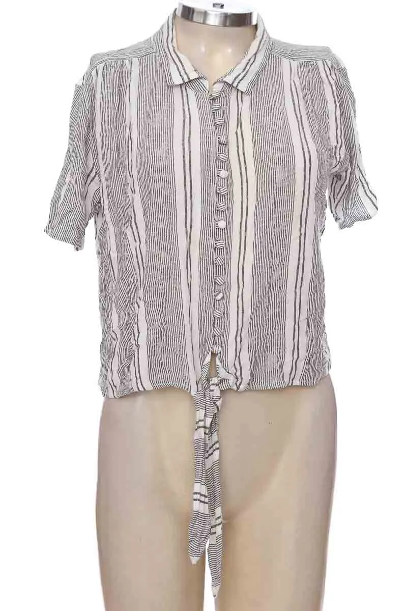 TOP / CAMISETA COLOR BLANCO  AMERICAN EAGLE