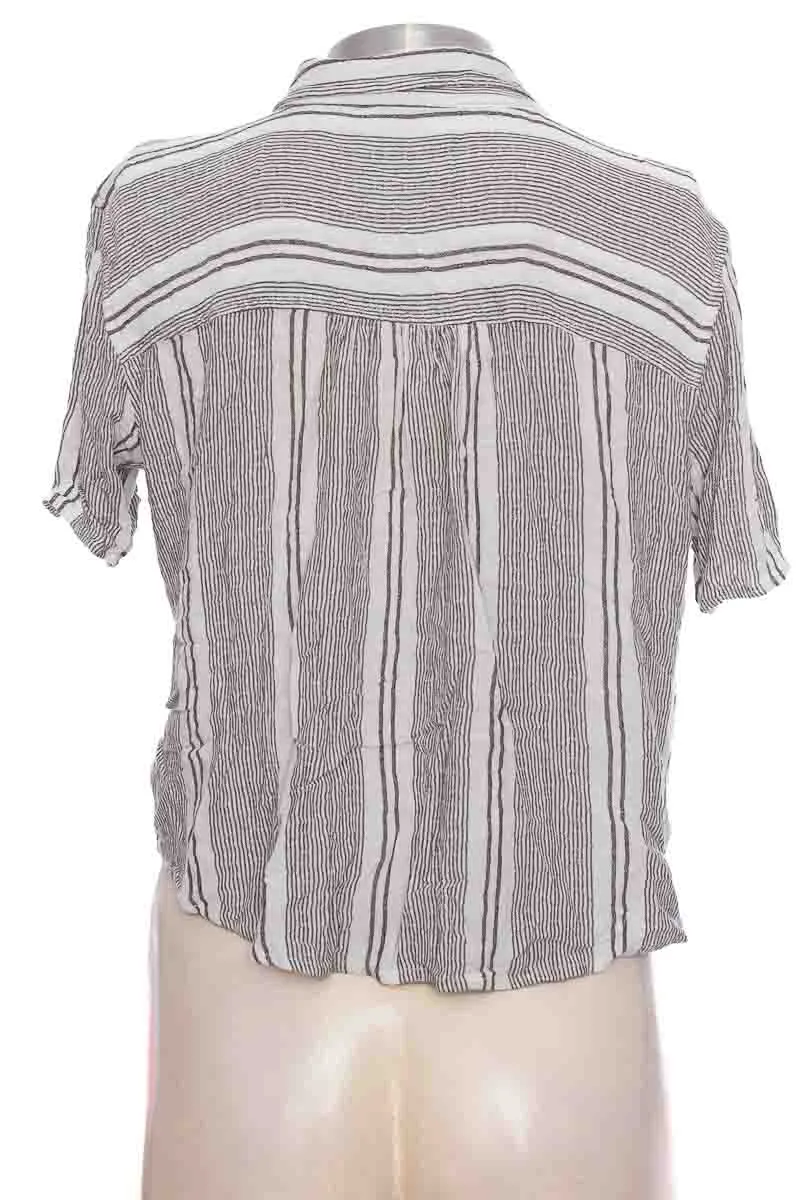 TOP / CAMISETA COLOR BLANCO  AMERICAN EAGLE