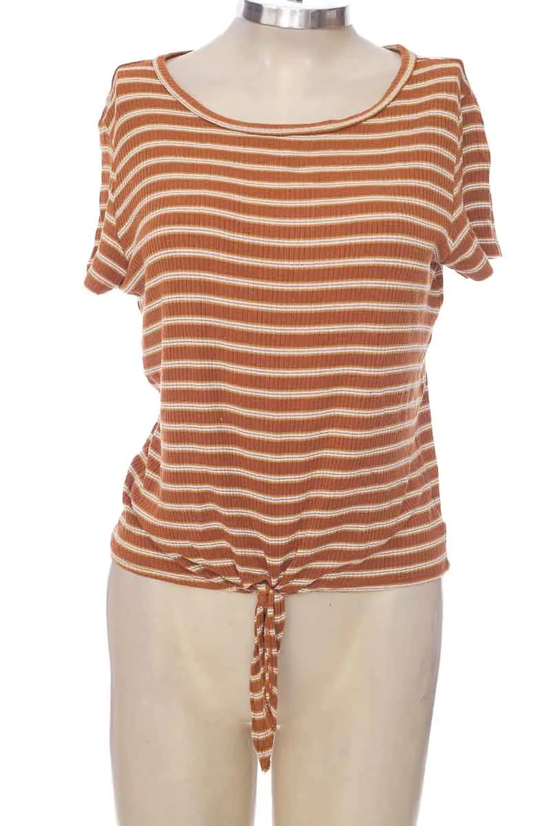 TOP / CAMISETA COLOR CAFé  AMERICAN EAGLE