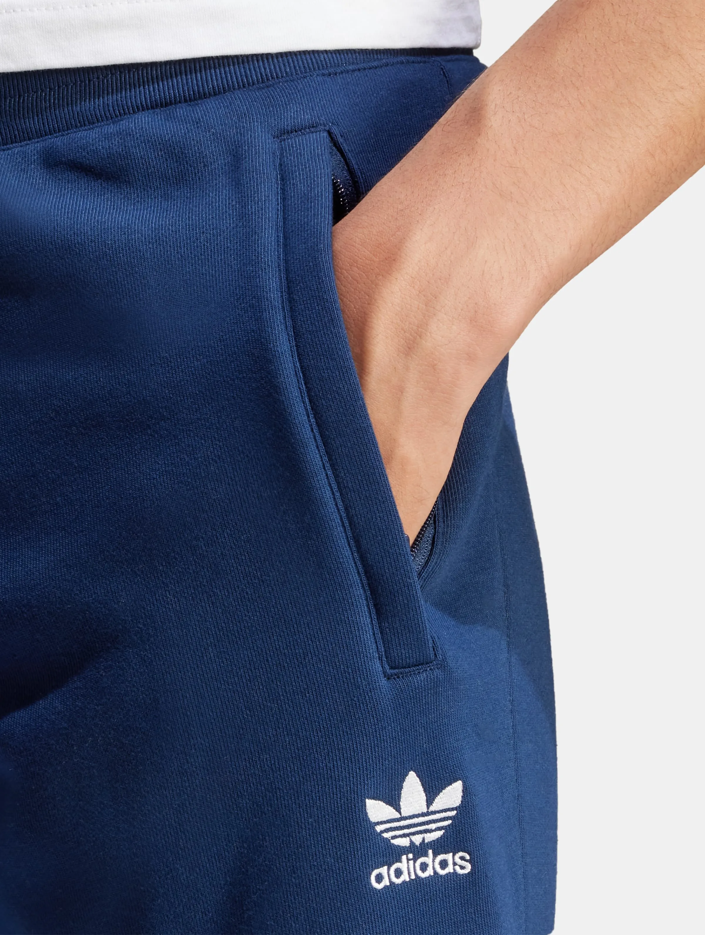 Trefoil Essential