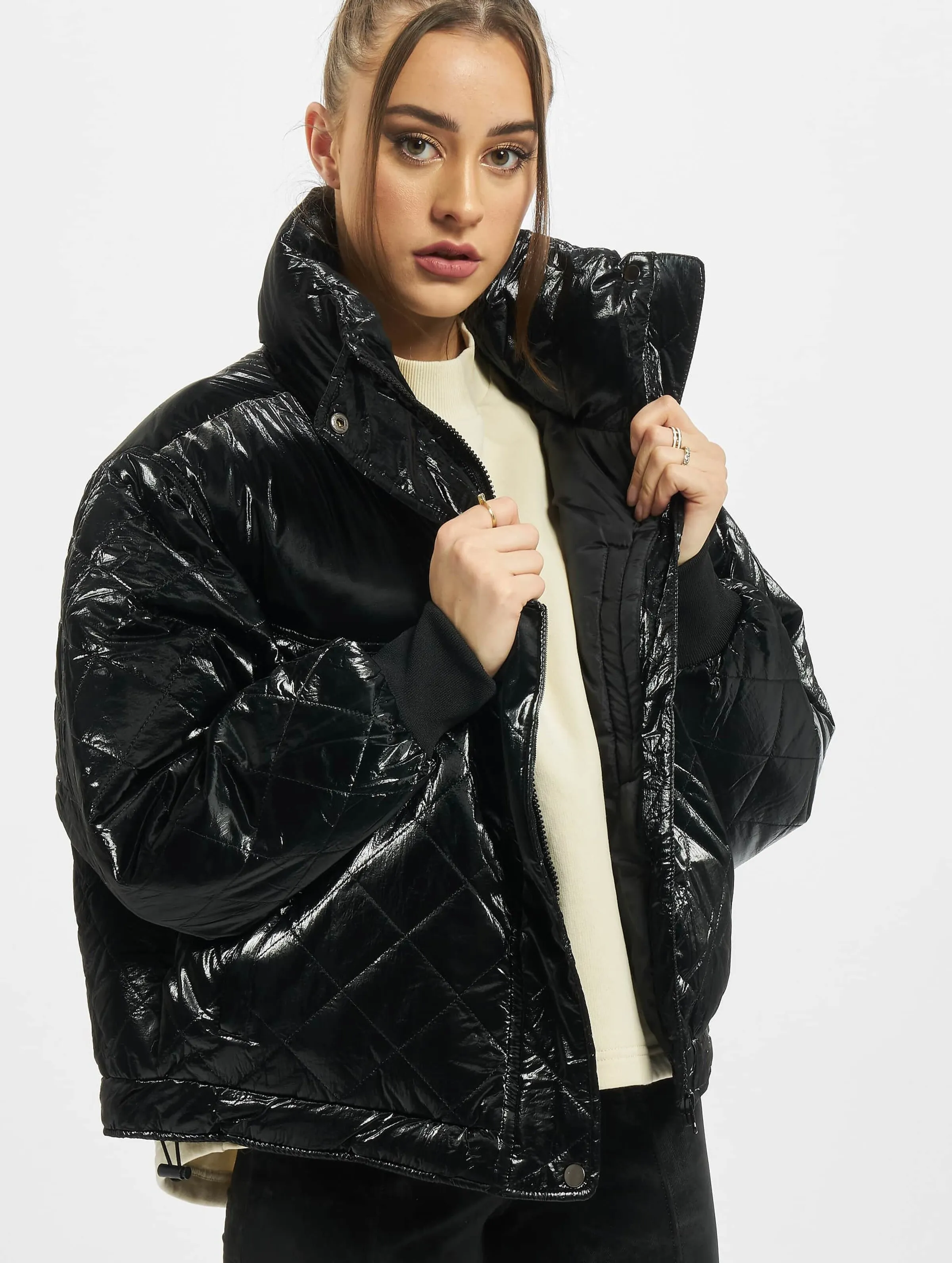 Urban Classics Ladies Vanish Oversized Diamond Quilt