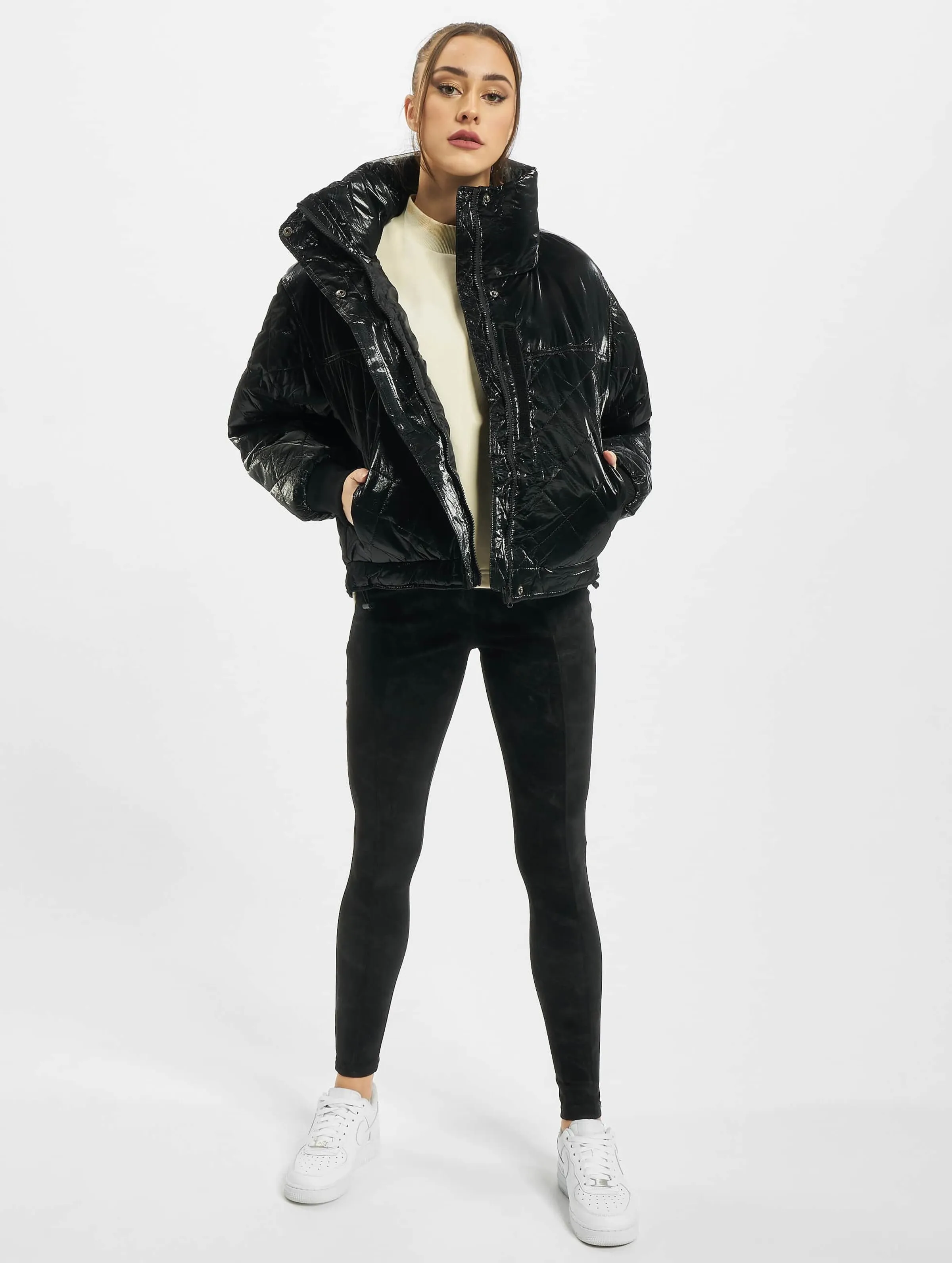 Urban Classics Ladies Vanish Oversized Diamond Quilt