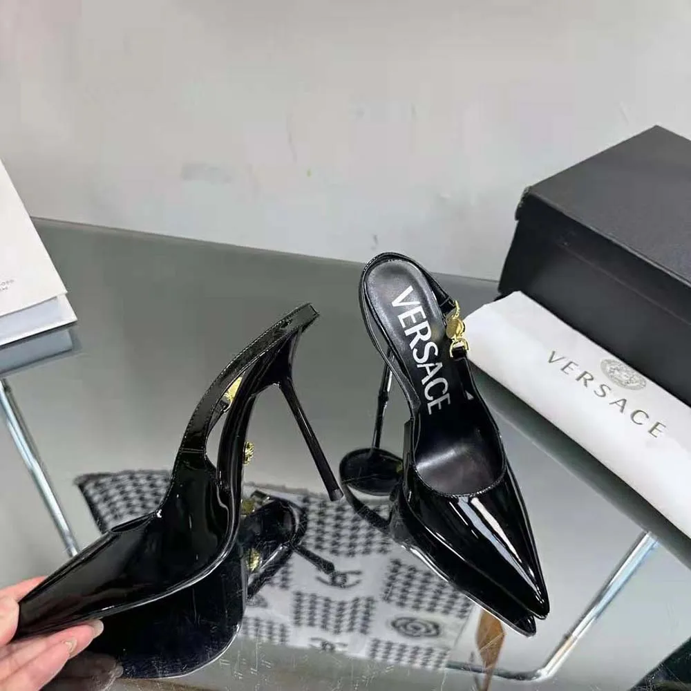 VERSACE MUJER MEDUSA’95 ZAPATOS DE TACóN CON TIRA TRASERANEGRO