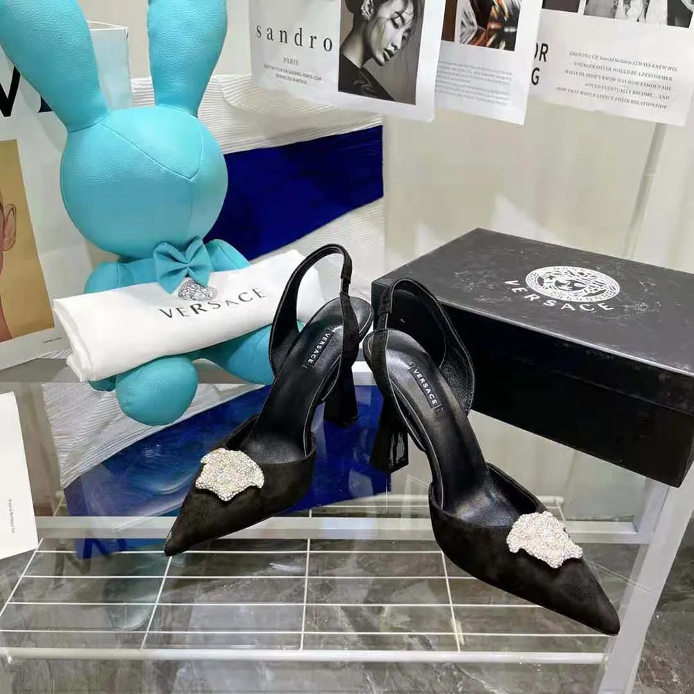 Versace Zapatos de salón LA Medusa de raso con tira trasera para mujer con tacón de 10,5 cm de altura