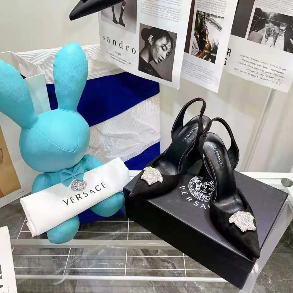 Versace Zapatos de salón LA Medusa de raso con tira trasera para mujer con tacón de 10,5 cm de altura
