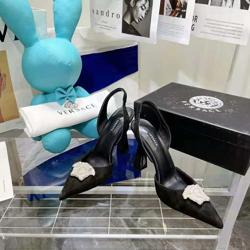 Versace Zapatos de salón LA Medusa de raso con tira trasera para mujer con tacón de 10,5 cm de altura