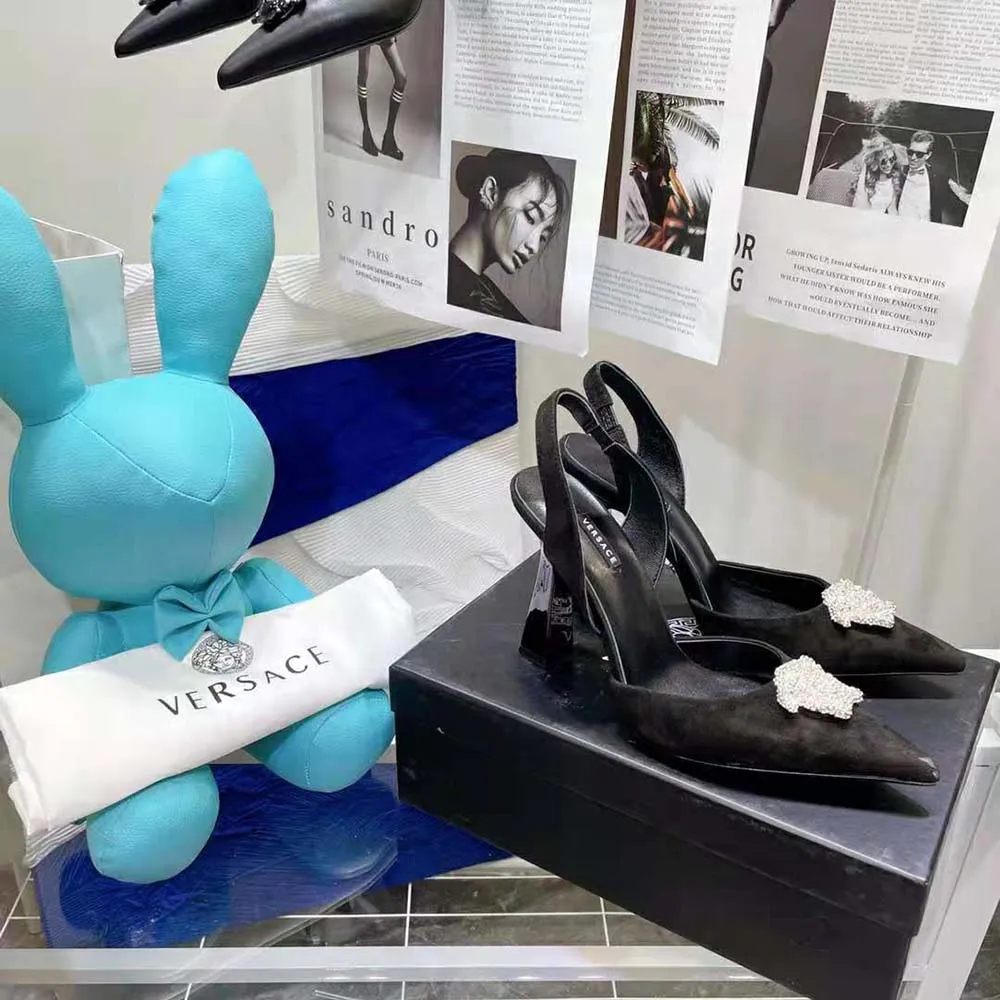 Versace Zapatos de salón LA Medusa de raso con tira trasera para mujer con tacón de 10,5 cm de altura