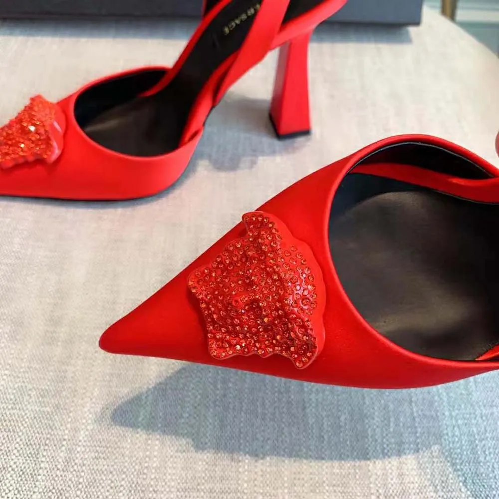 VERSACE ZAPATOS DE TACóN DE 105MM DE SATéN LA MEDUSA PARA MUJERROJO