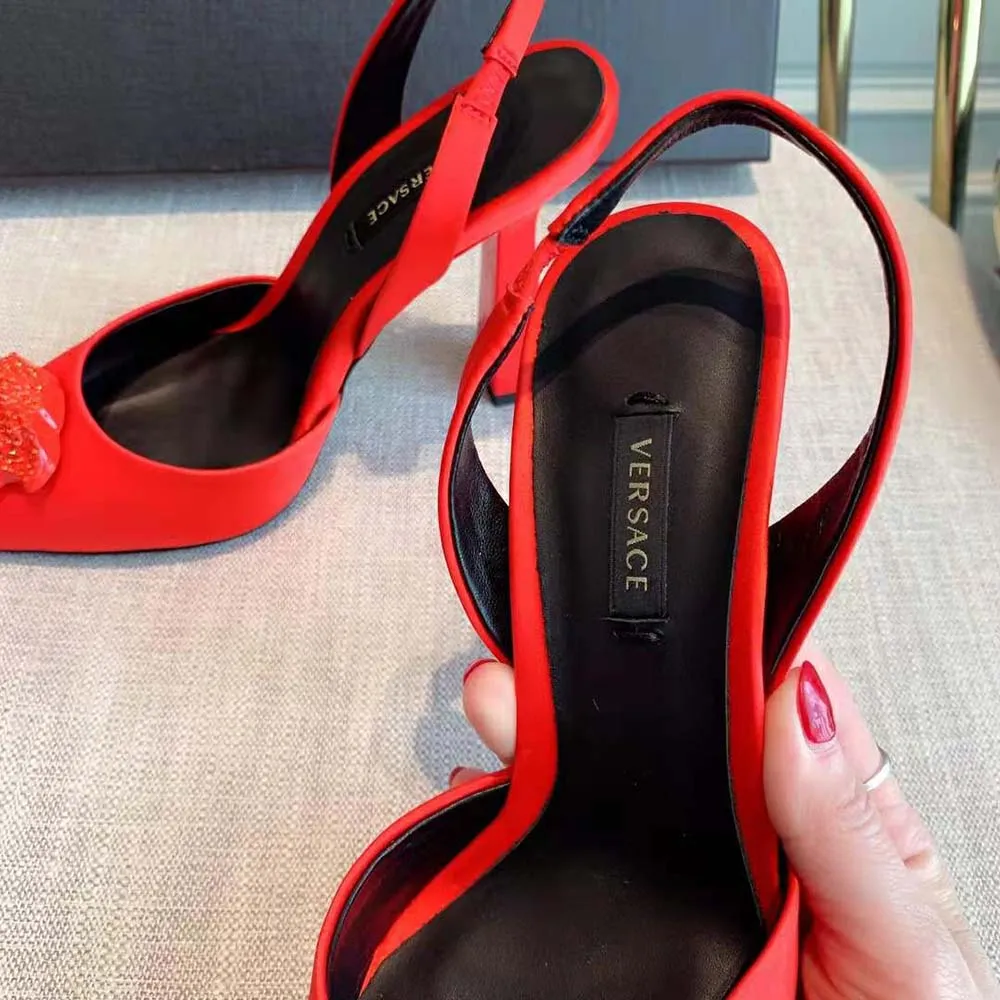 VERSACE ZAPATOS DE TACóN DE 105MM DE SATéN LA MEDUSA PARA MUJERROJO