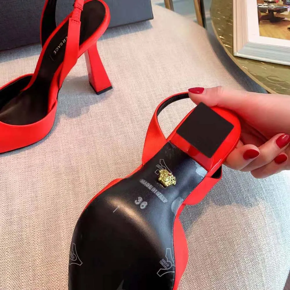 VERSACE ZAPATOS DE TACóN DE 105MM DE SATéN LA MEDUSA PARA MUJERROJO