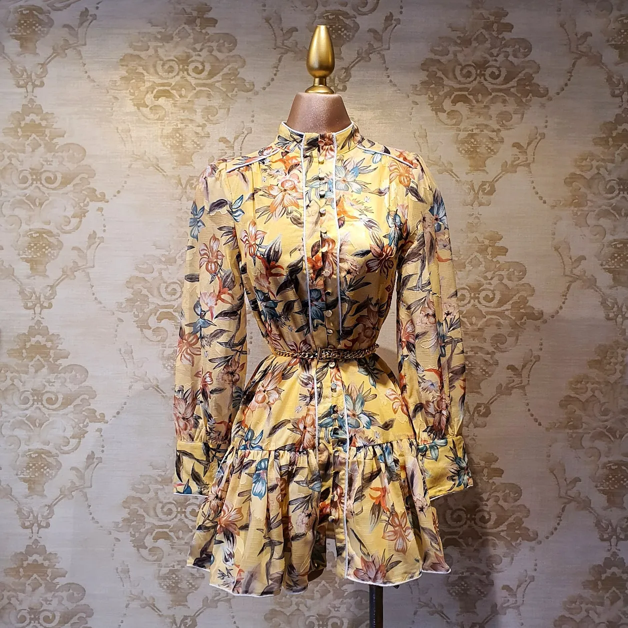 Vestido Amarillo Corto Estampado