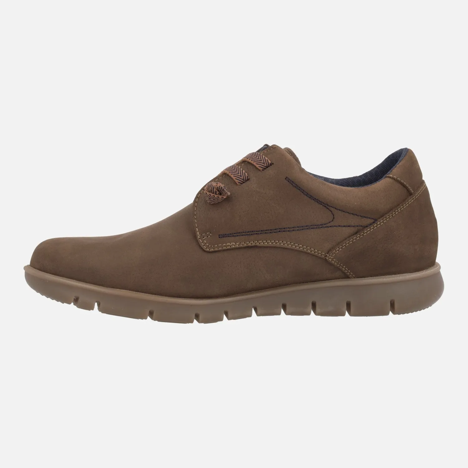 Zapatos deportivos en piel nobuck con cordones para hombre