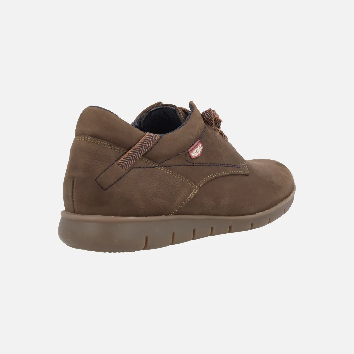 Zapatos deportivos en piel nobuck con cordones para hombre
