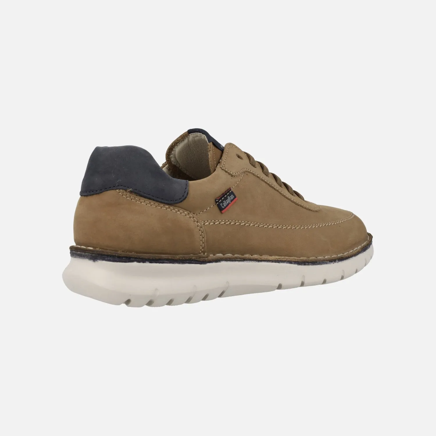 Zapatos deportivos en piel nobuck con cordones