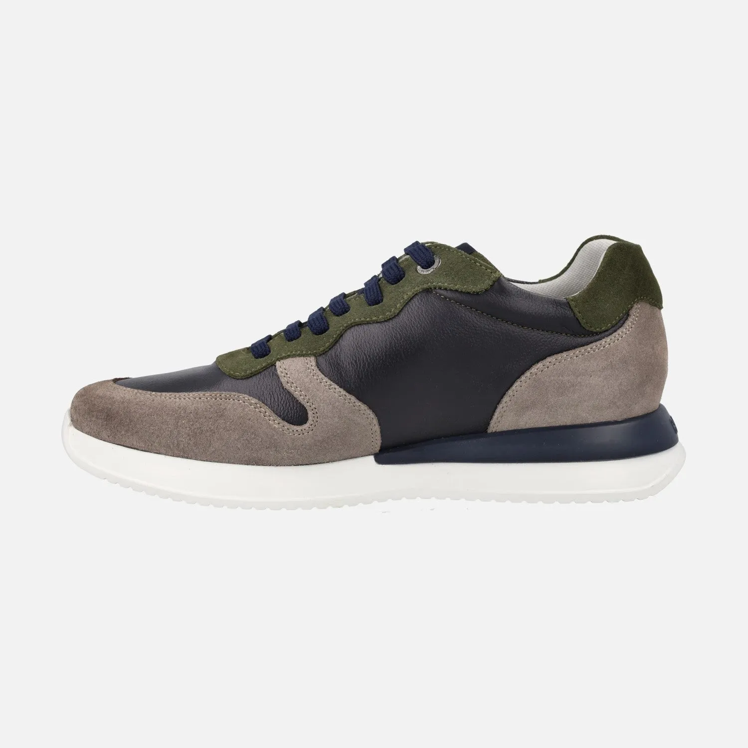 Zapatos deportivos para hombre combinados en piel y serraje