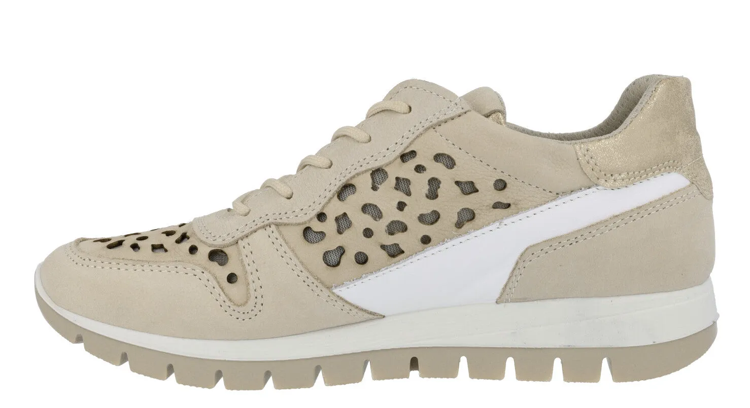 Zapatos deportivos para mujer con detalle de troquelados