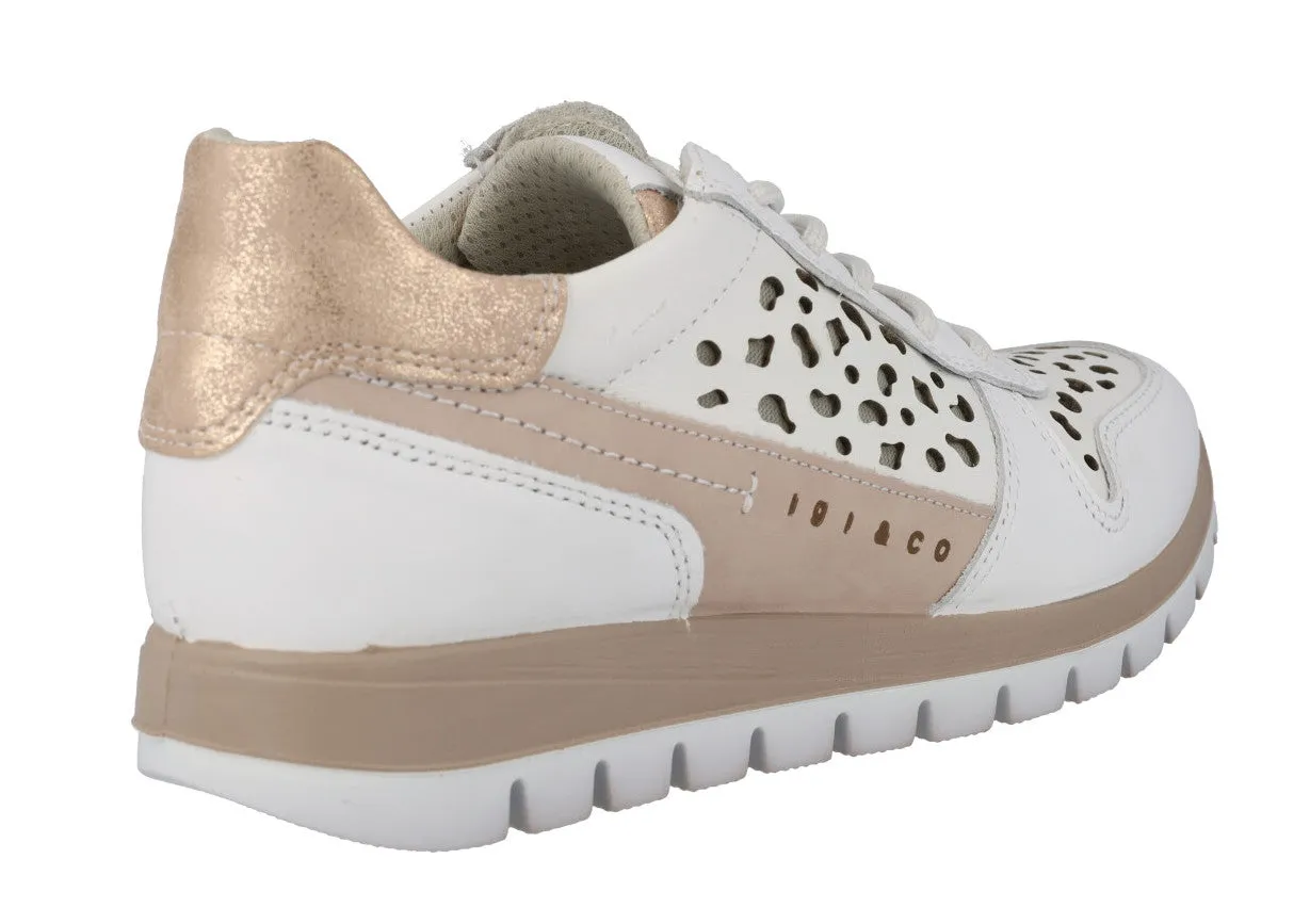 Zapatos deportivos para mujer con detalle de troquelados