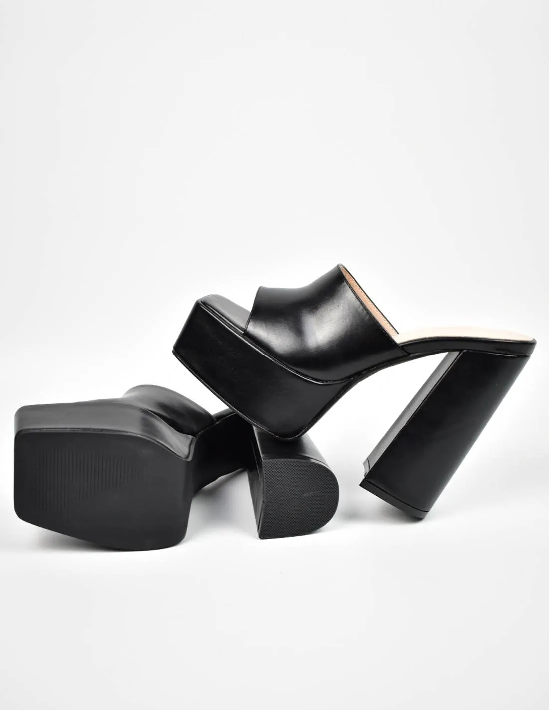 Zueco negro con plataforma | Party